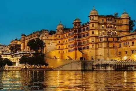 Gaurav Travels cover photo