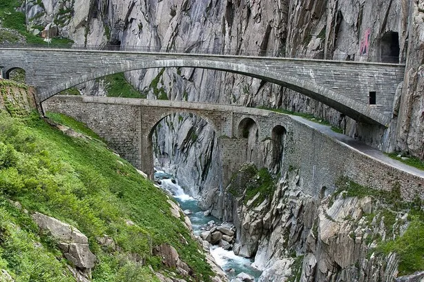 Hidden Swiss Alpine Journey – Scenic Trains & Lakes — photo 4