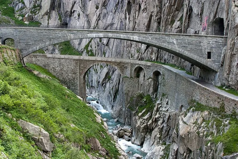 Hidden Swiss Alpine Journey – Scenic Trains & Lakes — photo 4