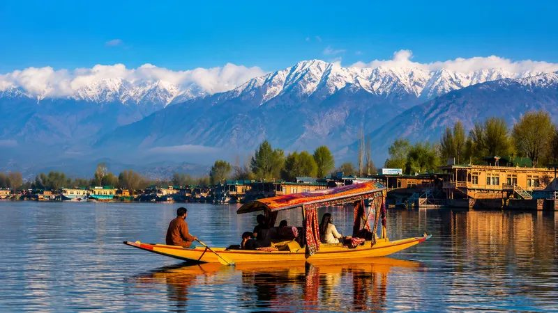 Luxury Kashmir Calling: Your Journey To Paradise
